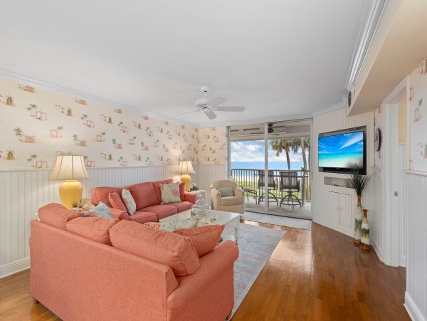 Direct Gulf Front Renovated Condo in Longboat Key