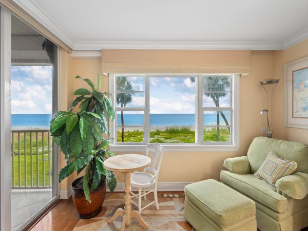 Direct Gulf Front Renovated Condo in Longboat Key