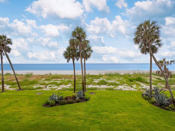 Direct Gulf Front Renovated Condo in Longboat Key