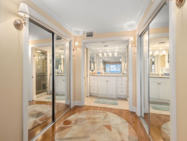 Direct Gulf Front Renovated Condo in Longboat Key