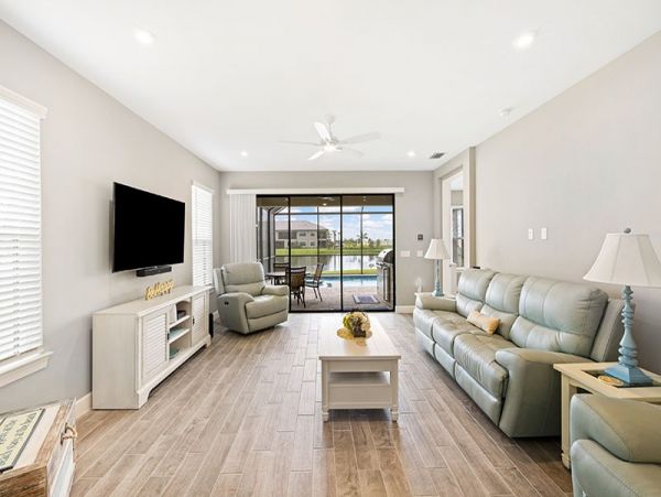 New Three Bedroom Home with Caged Pool and Spa in Naples