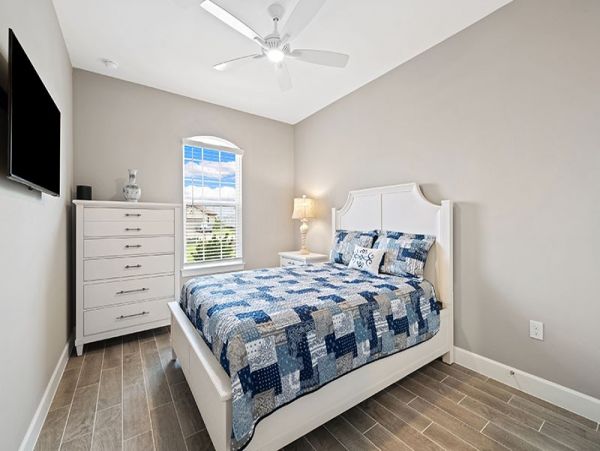 New Three Bedroom Home with Caged Pool and Spa in Naples