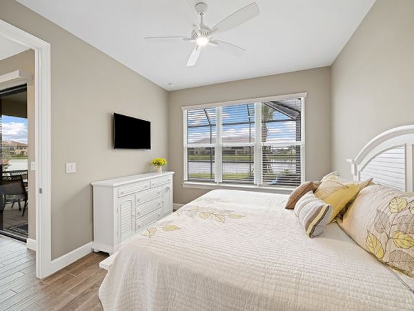 New Three Bedroom Home with Caged Pool and Spa in Naples