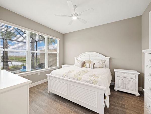 New Three Bedroom Home with Caged Pool and Spa in Naples