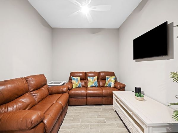 New Three Bedroom Home with Caged Pool and Spa in Naples