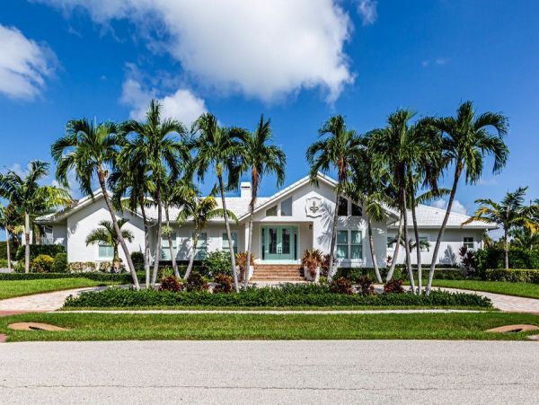 Beautiful & Spacious 4 Bedroom Pool Home in Marco Island