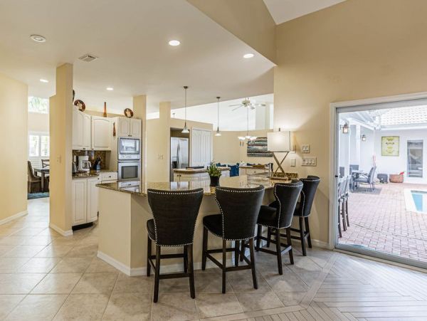 Beautiful & Spacious 4 Bedroom Pool Home in Marco Island