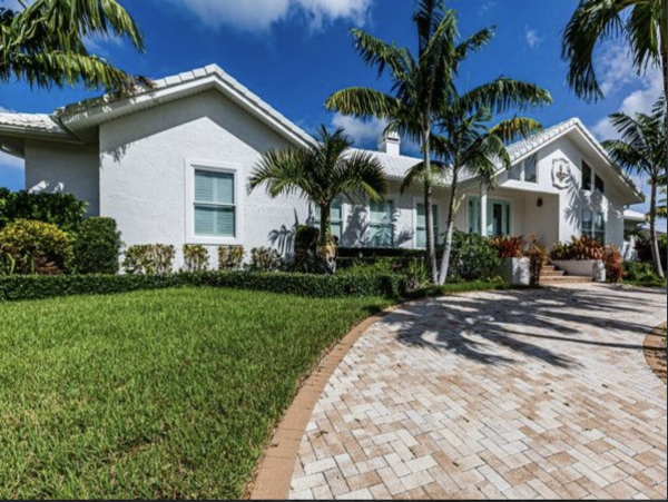 Beautiful & Spacious 4 Bedroom Pool Home in Marco Island