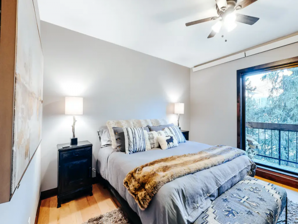 Avon Contemporary Condo Quick drive to lifts
