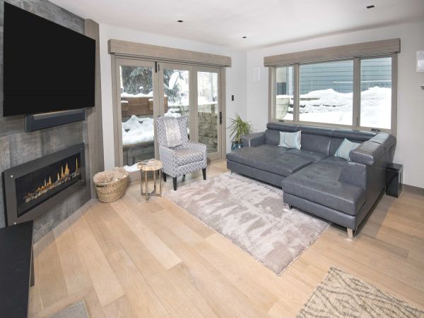 Newly Remodeled Vacation Condo Six Guests in Avon