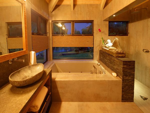 Best Lakeside Private Estate in Kauai