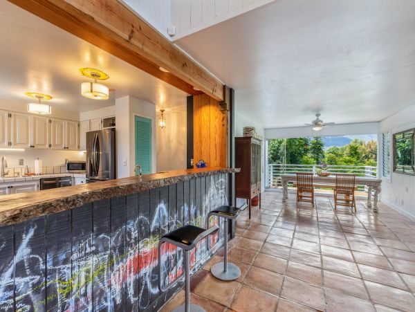 Lovely 3 Bedroom Vacation Home with Pool & Great Views