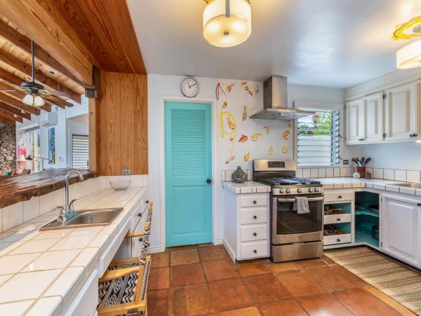 Lovely 3 Bedroom Vacation Home with Pool & Great Views