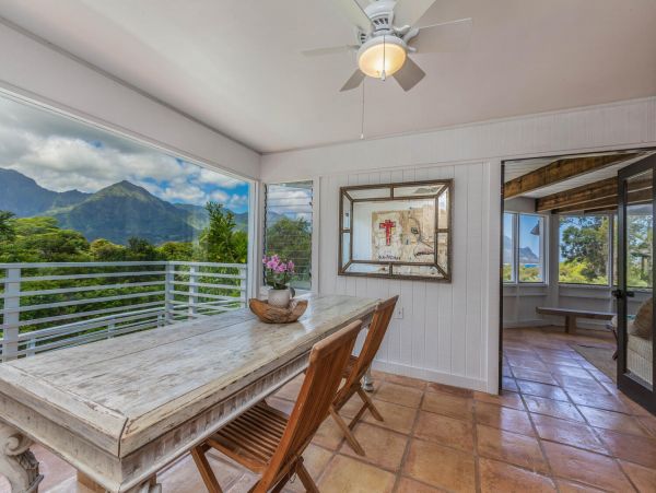 Lovely 3 Bedroom Vacation Home with Pool & Great Views