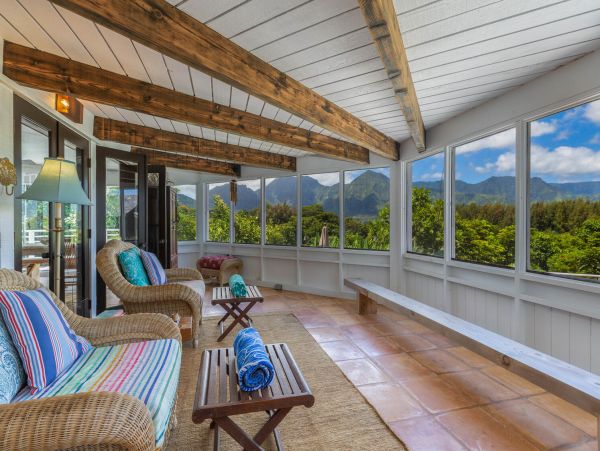 Lovely 3 Bedroom Vacation Home with Pool & Great Views