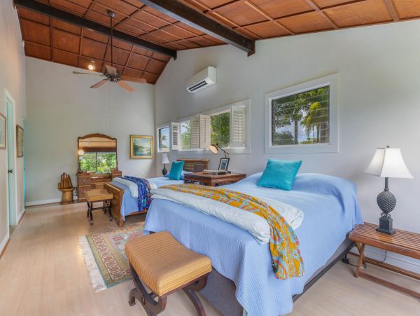 Lovely 3 Bedroom Vacation Home with Pool & Great Views
