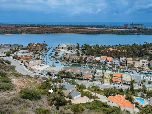 Luxury 4 Bedroom Vacation Home with Gorgeous Views