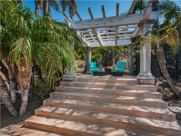 Luxury 4 Bedroom Vacation Home with Gorgeous Views
