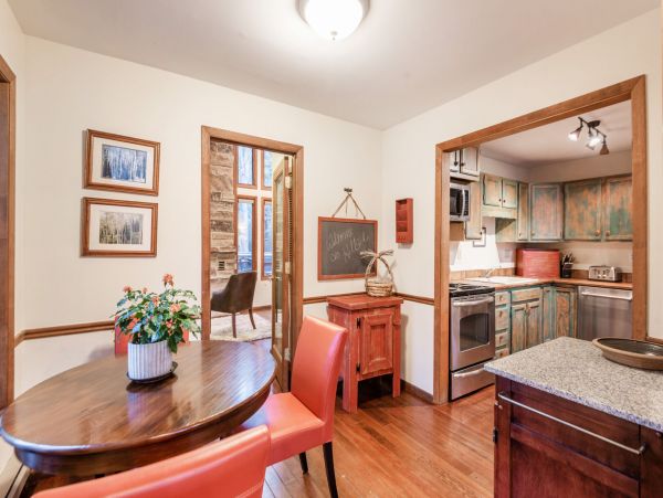Great Cabin the Perfect Blend of Rustic Charm & Modern Conveniences