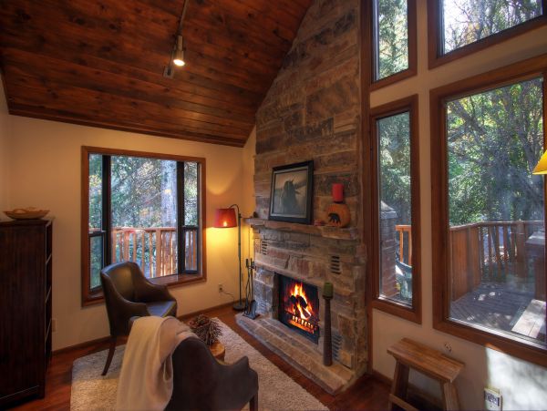 Great Cabin the Perfect Blend of Rustic Charm & Modern Conveniences