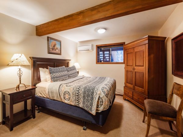 Great Cabin the Perfect Blend of Rustic Charm & Modern Conveniences
