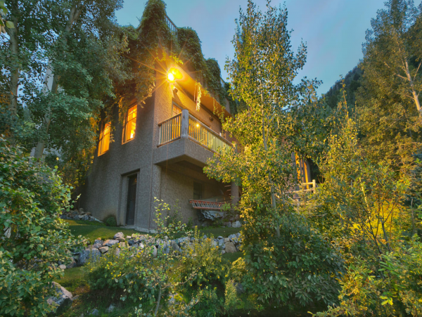 Sundance Home 996777