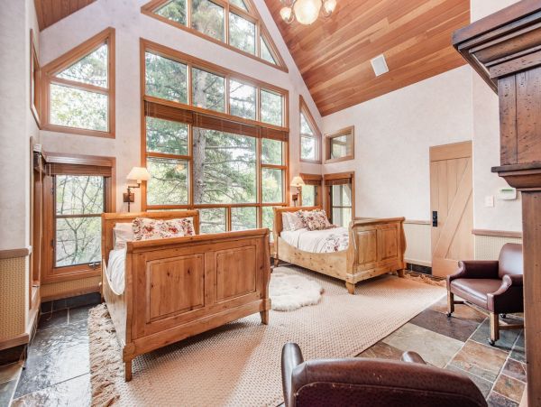 Sundance Home 996778