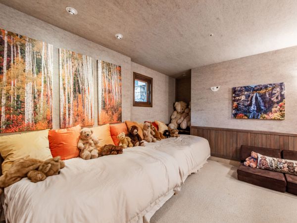 Sundance Home 996778