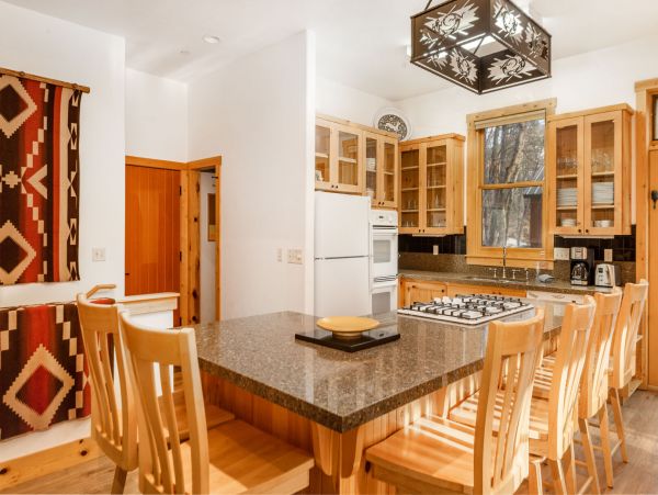 Beautiful Three Bedroom Cabin in Sundance 5 Min Walk from Resort