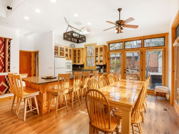 Beautiful Three Bedroom Cabin in Sundance 5 Min Walk from Resort