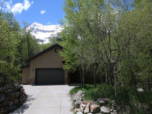 Beautiful Three Bedroom Cabin in Sundance 5 Min Walk from Resort