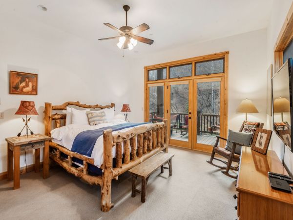 Beautiful Three Bedroom Cabin in Sundance 5 Min Walk from Resort