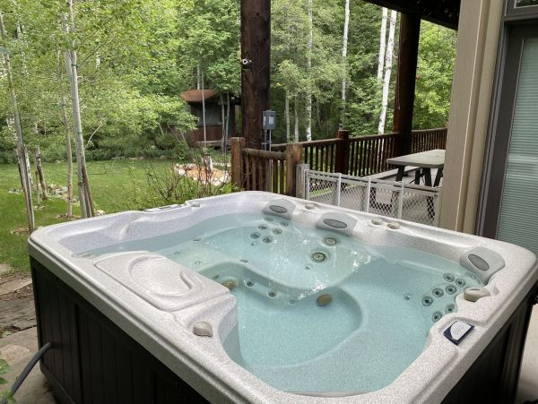 Beautiful Three Bedroom Cabin in Sundance 5 Min Walk from Resort