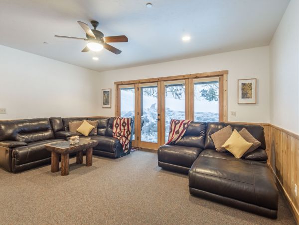 Beautiful Three Bedroom Cabin in Sundance 5 Min Walk from Resort
