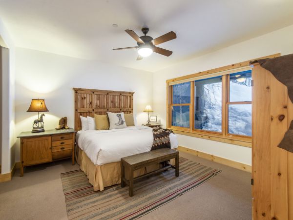 Beautiful Three Bedroom Cabin in Sundance 5 Min Walk from Resort