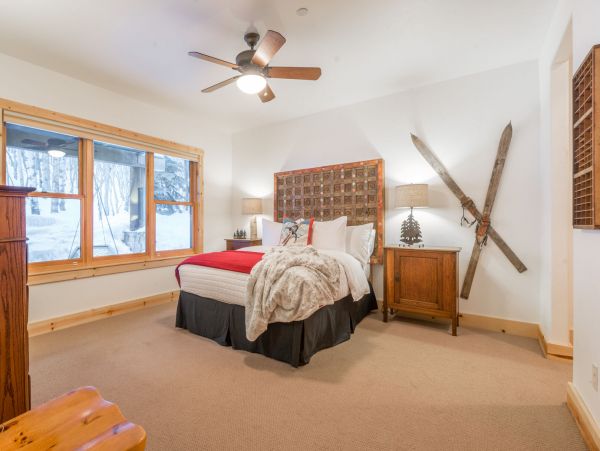 Beautiful Three Bedroom Cabin in Sundance 5 Min Walk from Resort