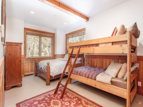 Sundance Home 996784