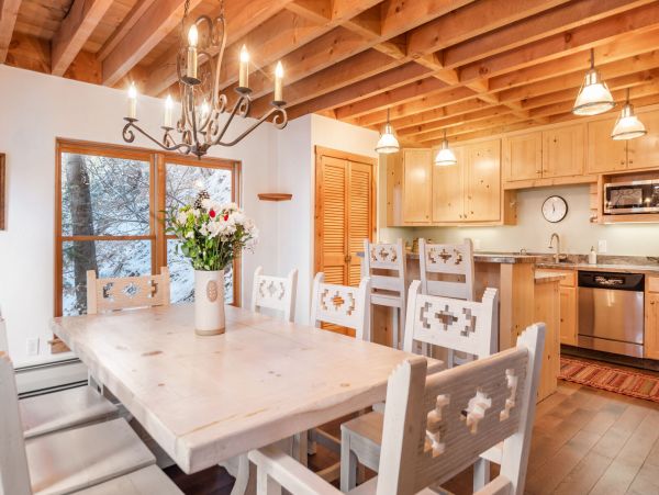 Sundance Home 996786