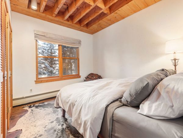 Sundance Home 996786