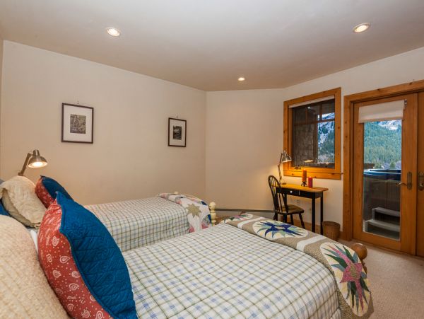 Sundance Home 996796
