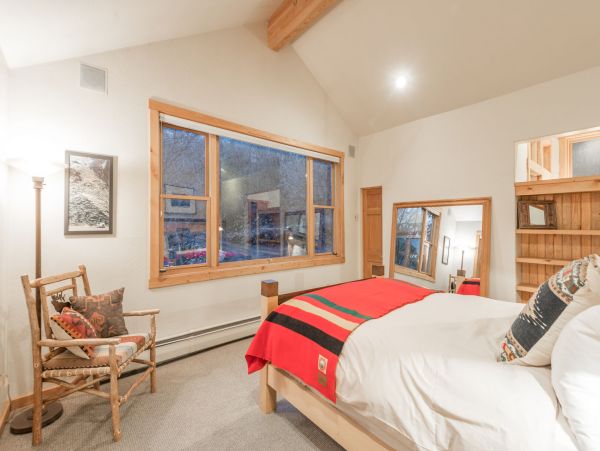 Sundance Home 996806