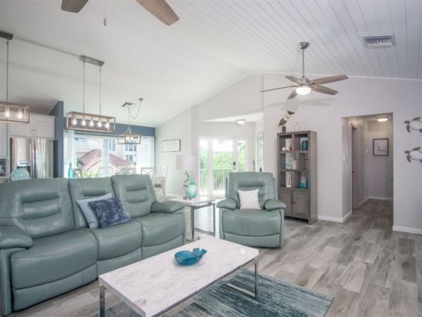 Four Bedroom Family Home in Sombrero Beach with Pool & Dock