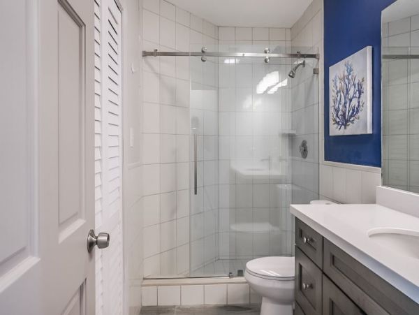Four Bedroom Family Home in Sombrero Beach with Pool & Dock