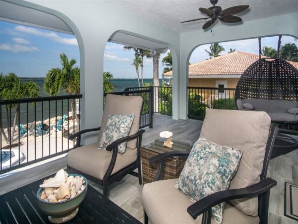 Four Bedroom Family Home in Sombrero Beach with Pool & Dock