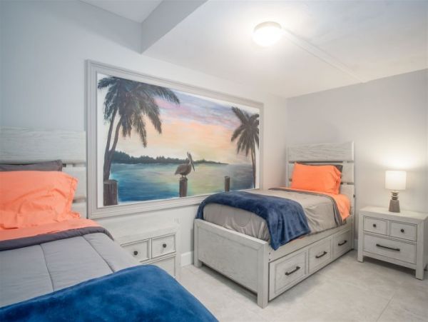 Four Bedroom Family Home in Sombrero Beach with Pool & Dock