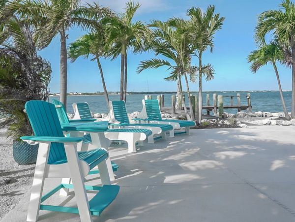 Four Bedroom Family Home in Sombrero Beach with Pool & Dock