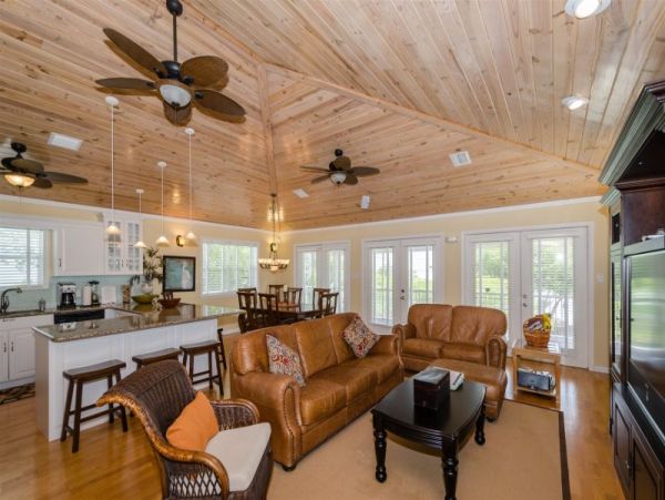 Marathon Vacation Home Five Bedroom with Pool Sleeps 12