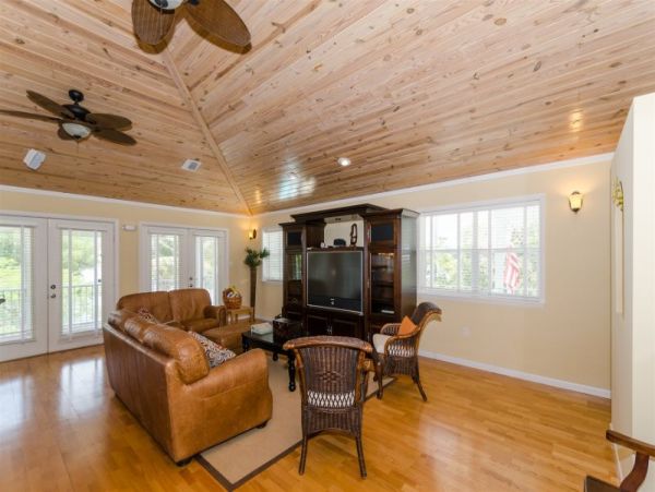 Marathon Vacation Home Five Bedroom with Pool Sleeps 12