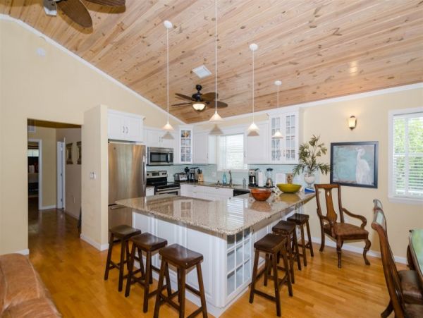 Marathon Vacation Home Five Bedroom with Pool Sleeps 12