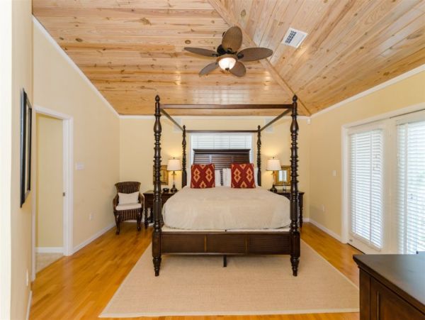 Marathon Vacation Home Five Bedroom with Pool Sleeps 12